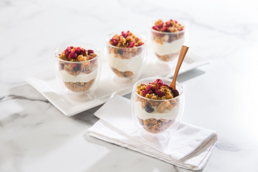 fresh granola cup chez nous